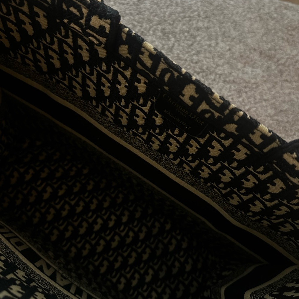 Christian Dior Black and Cream Tote Bag - Picture 3 of 3